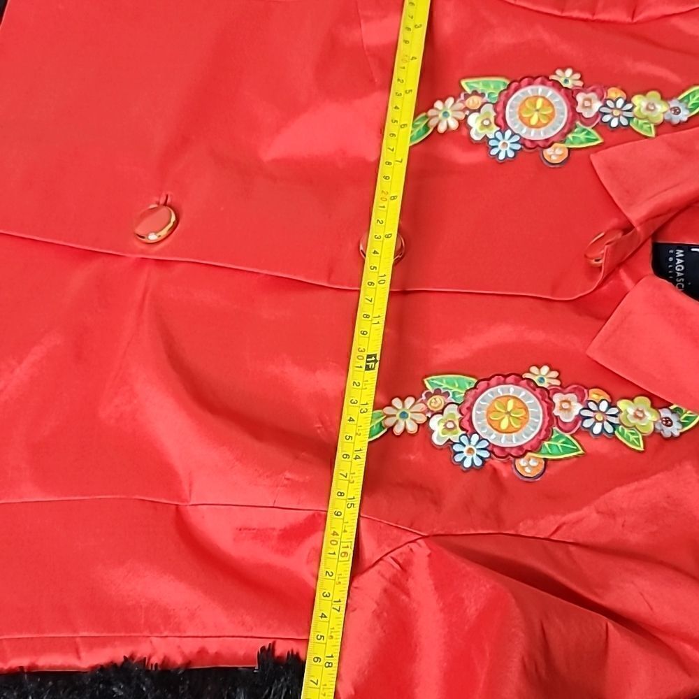 Magaschoni 100% Silk Gorgeous Red Embroidered Blazer - Picture 9 of 12